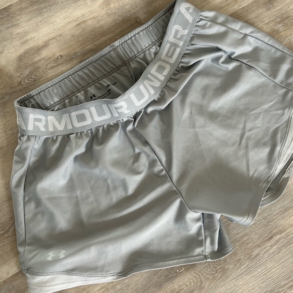 UnderArmour training shorts! - Picture 1 of 3